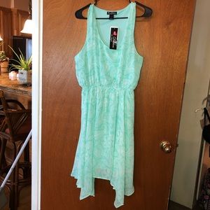 Size Large Mint and White Dress